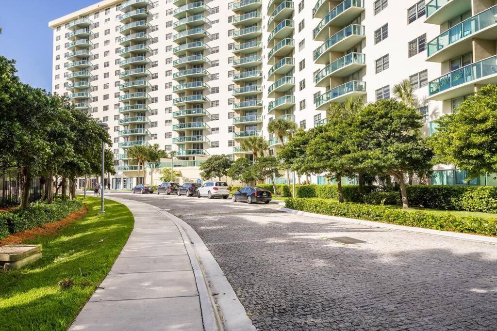 Ocean Reserve Sunny Isles 11Th Str-02330 Apartamento Miami Beach Exterior foto